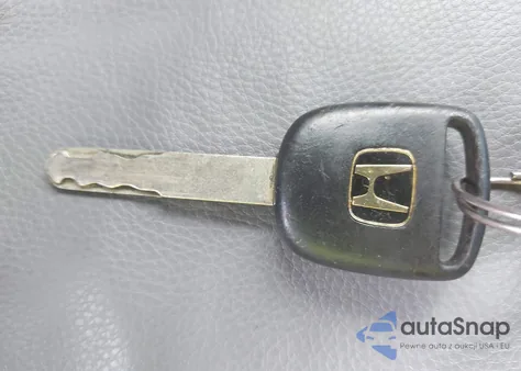 2005 Honda Odyssey Ex-L from USA, damaged, VIN 5FNRL38605B033338